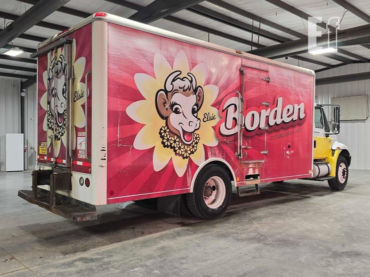 2007-international-durastar-4300-image-3