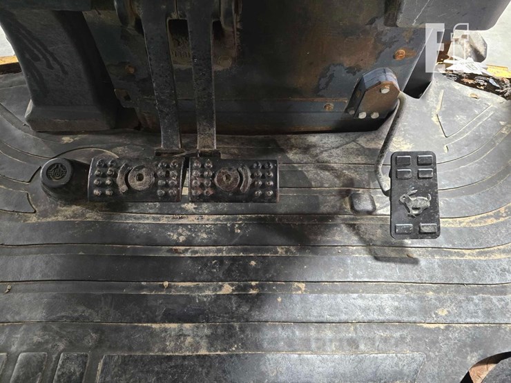 2005-deere-410g-image-21