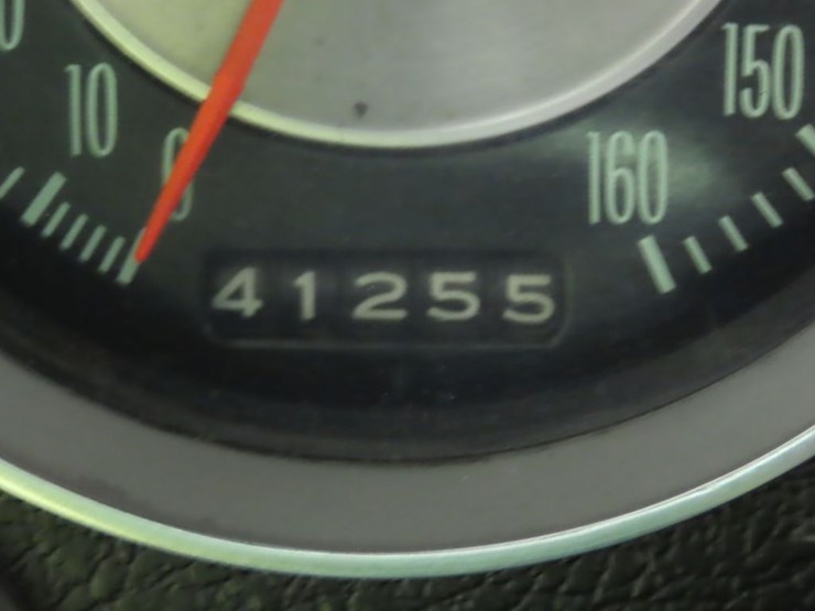 1963-chevrolet-corvette-stingray-split-window-coupe-image-36