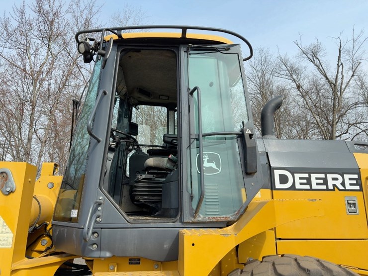 2018-deere-544k-image-23