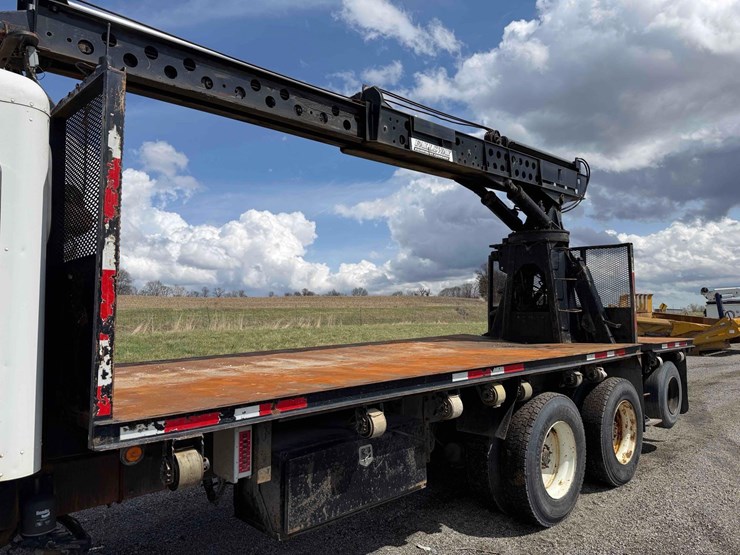 2000-peterbilt-357-image-9