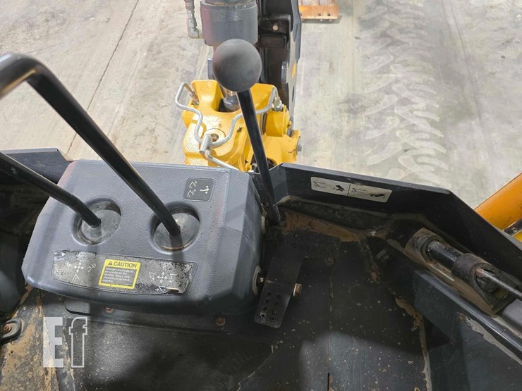 2023-deere-320-p-tier-image-27