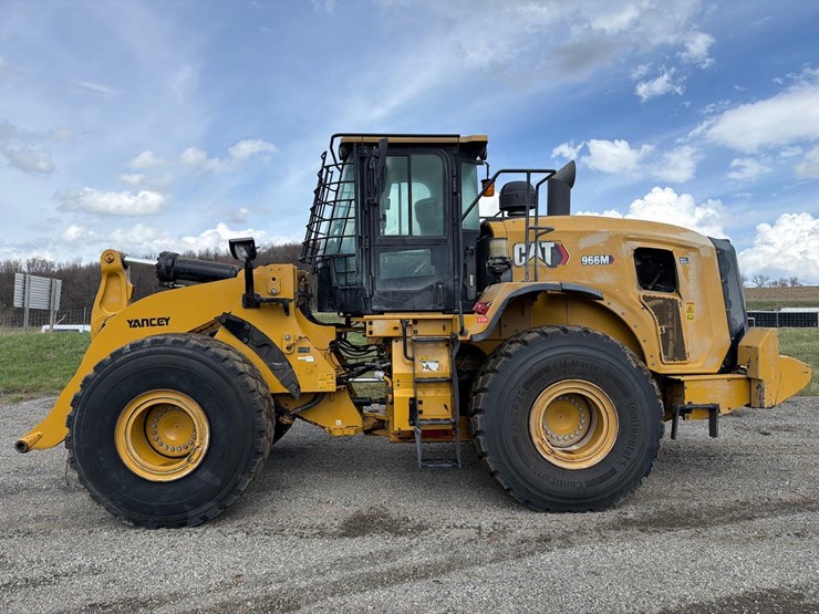 2021-caterpillar-966m-image-1