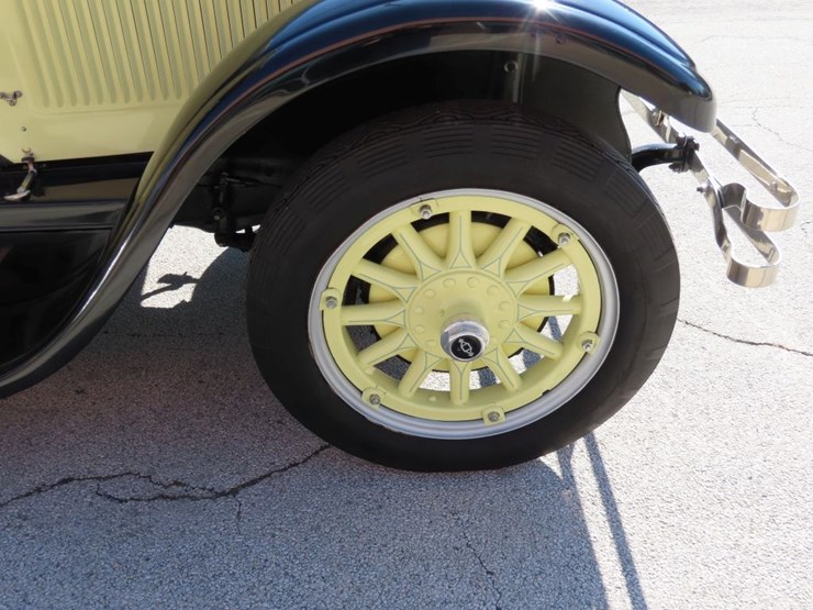 1924-mclaughlin-standard-six-touring-image-7