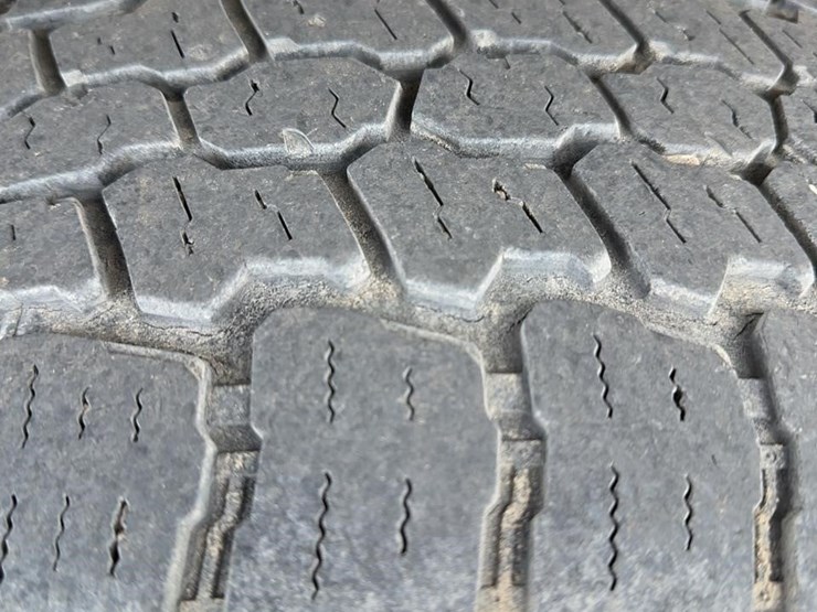 2015-chevrolet-silverado-1500-image-16