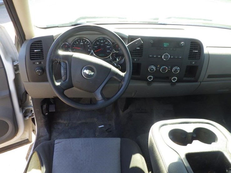 2009-chevrolet-3500hd-image-6