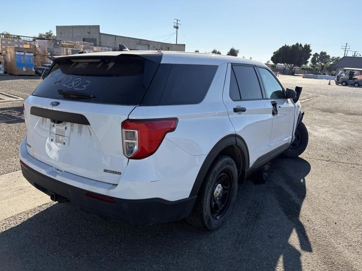 2022-ford-explorer-image-3