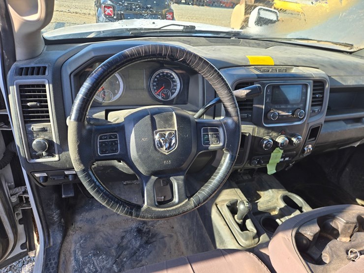 2017-massey-ferguson-8-image-54