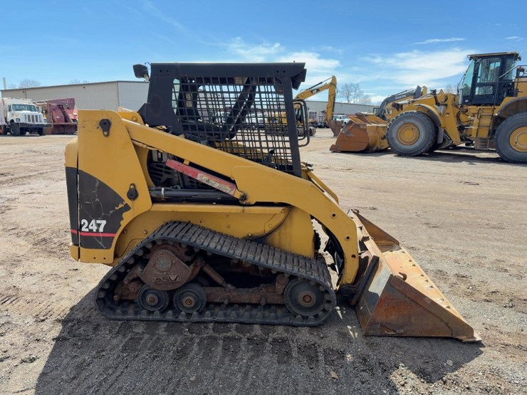 2002-caterpillar-247-image-6