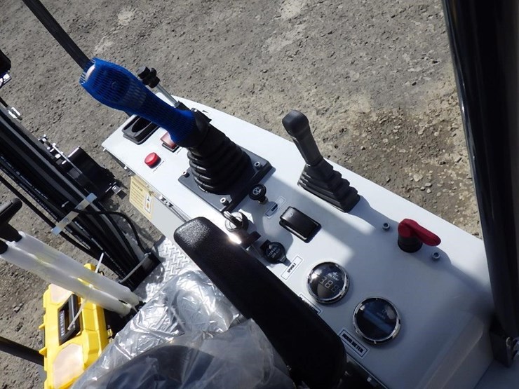 2026-bttl-et15h-6-hydraulic-excavator-image-21