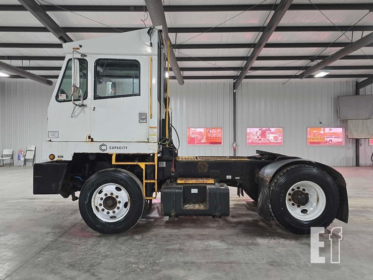 2017-capacity-tj5000-image-5