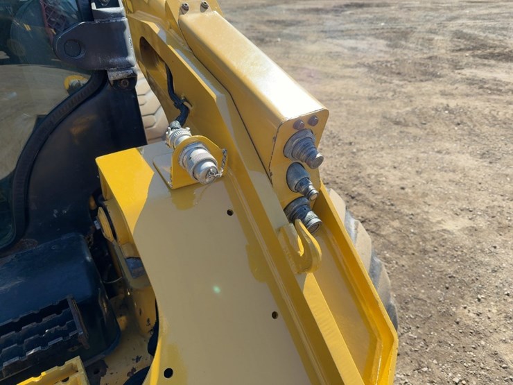 2019-caterpillar-272d2-image-11