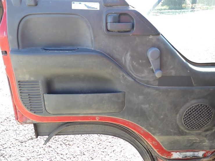 1999-isuzu-nqr-image-26