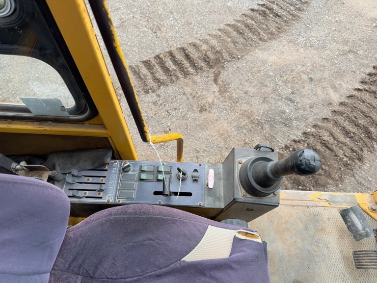 1994-akerman-ew200-image-28