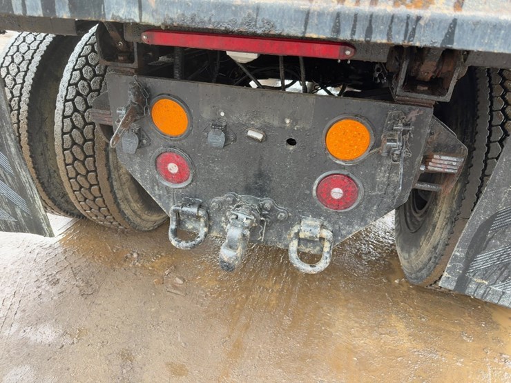 2005-kenworth-t300-image-12