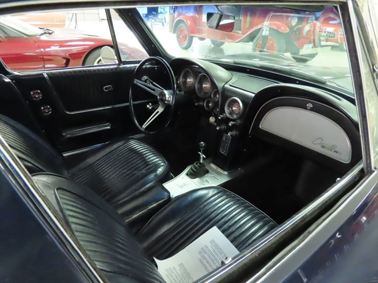 1963-chevrolet-corvette-stingray-split-window-coupe-image-42