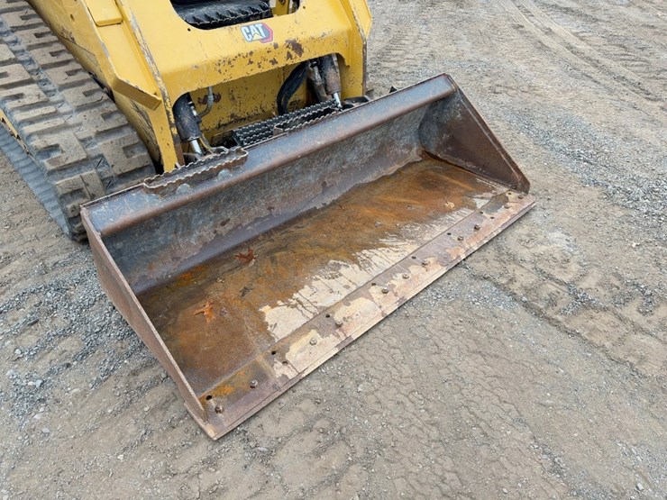 2020-caterpillar-259d3-image-8