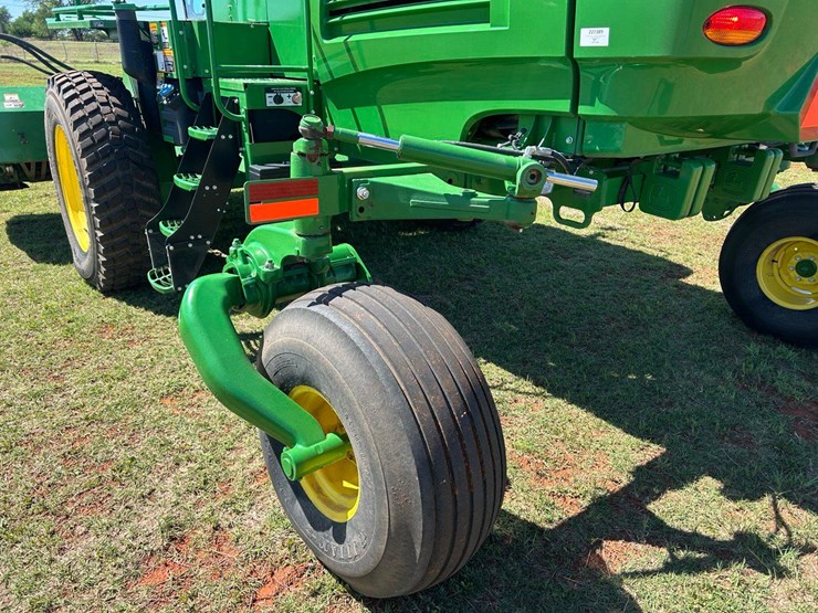 2022-john-deere-w235m-image-7