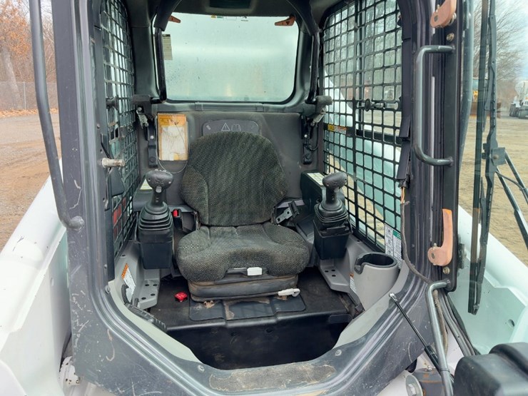 2020-bobcat-t740-image-19