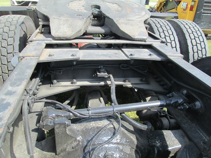 2008-peterbilt-389-image-9