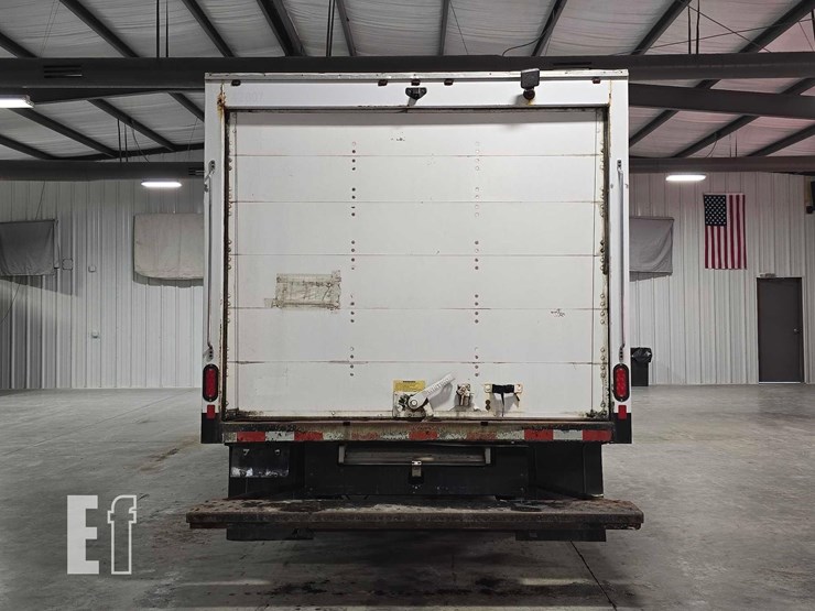 2019-gmc-savana-g1500-image-8