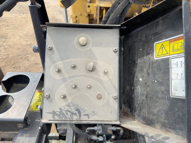 2010-caterpillar-ap-555e-image-34