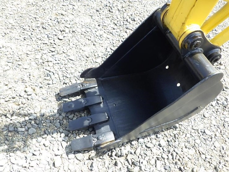 komatsu-pc28uu-image-18