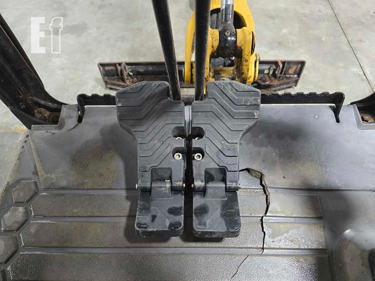 2021-caterpillar-301.8-image-15