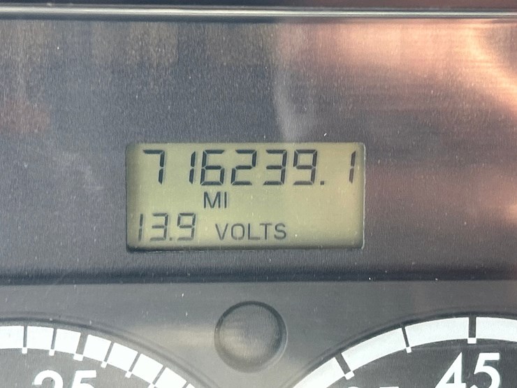 2010-massey-ferguson-8-image-75