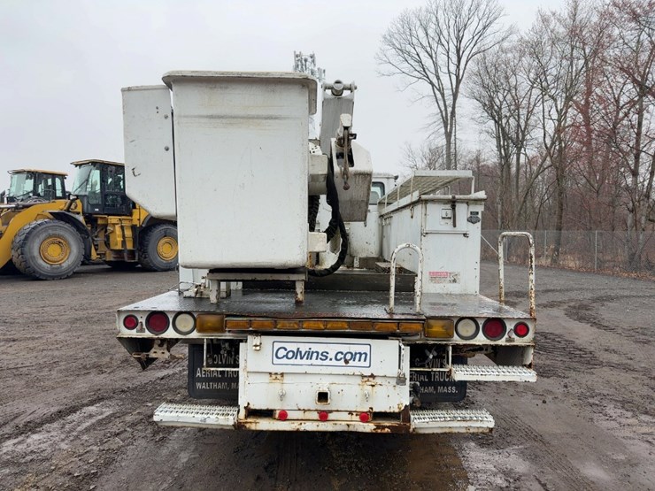 2002-freightliner-fl70-image-4