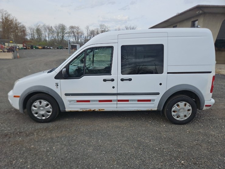2013-ford-transit-image-2