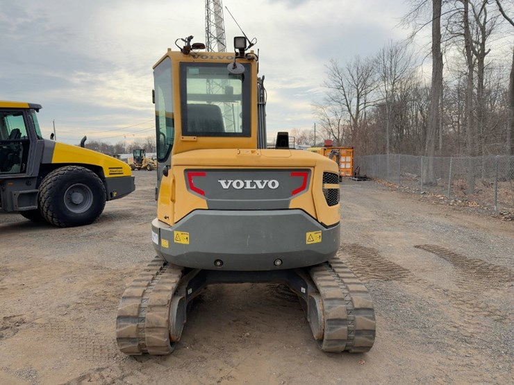 2014-volvo-ecr58d-image-4