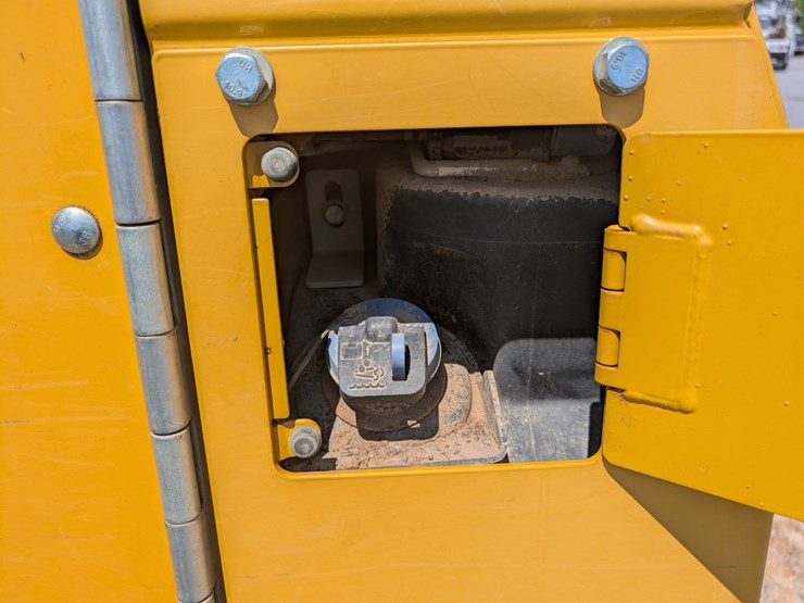 deere-650k-xlt-image-21