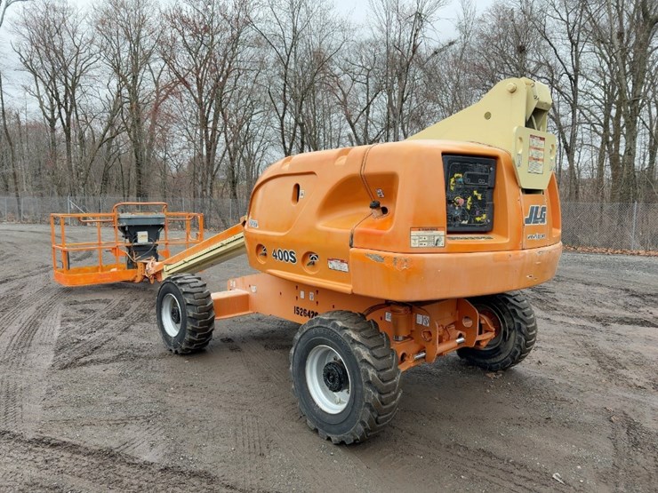 2014-jlg-400s-image-3