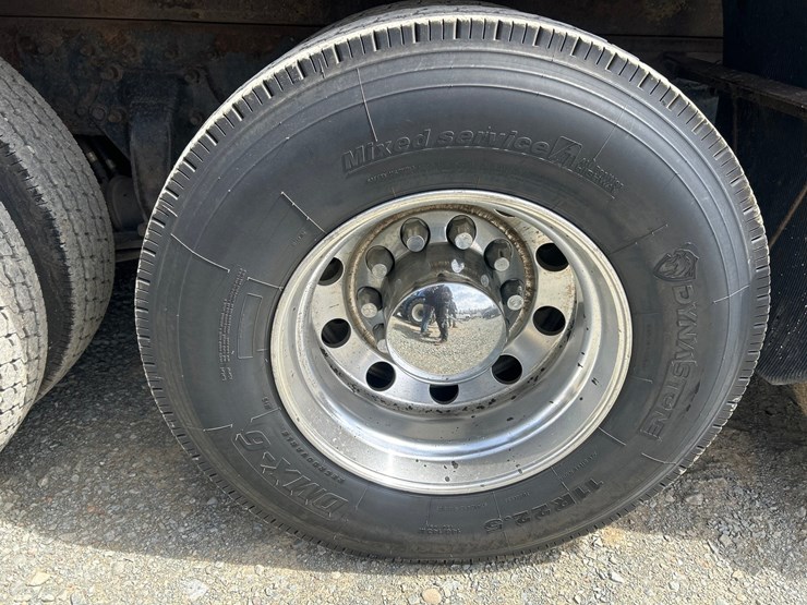 2010-massey-ferguson-8-image-83