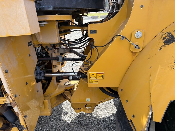 2021-caterpillar-966m-image-8