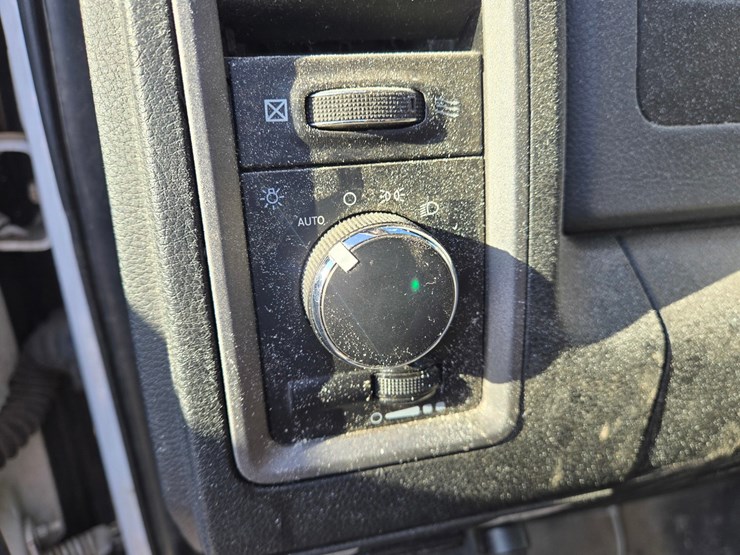 2017-massey-ferguson-8-image-55