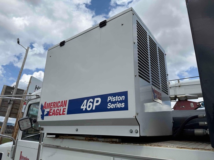 2019-peterbilt-337-image-11