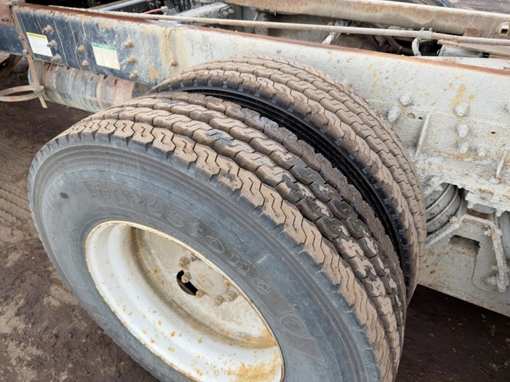 2000-sterling-lt8500-image-15