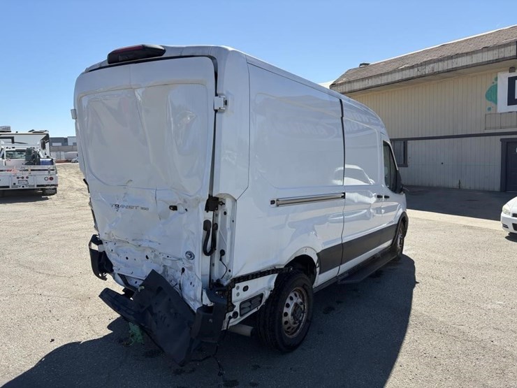 2022-ford-transit-image-3