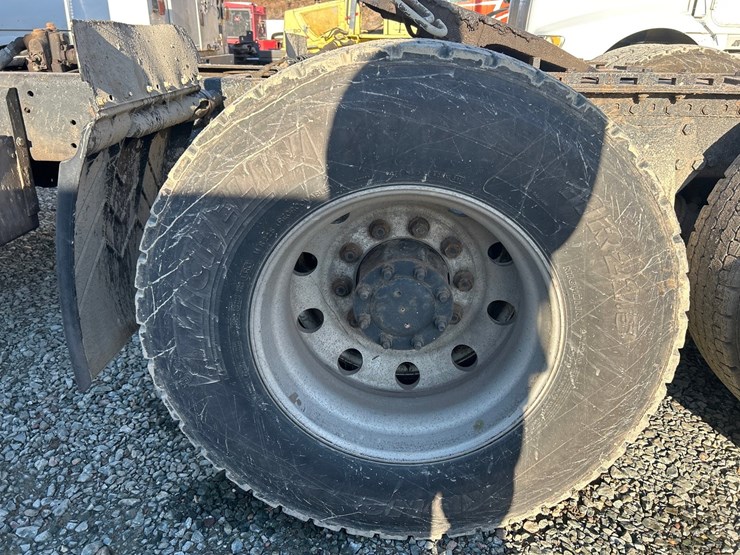 2002-massey-ferguson-8-image-94