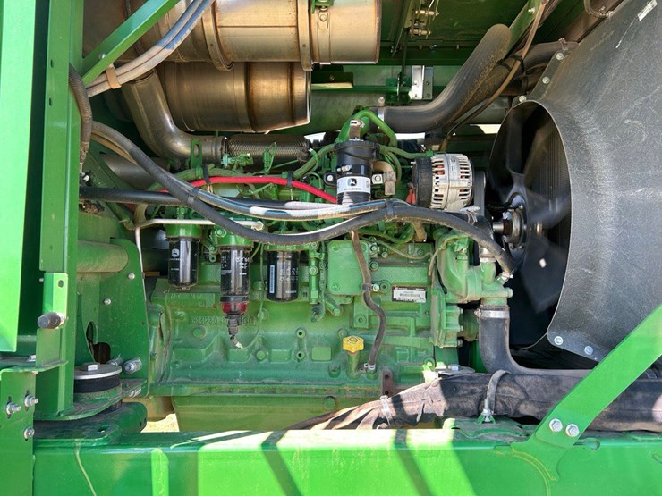 2022-john-deere-w235m-image-8