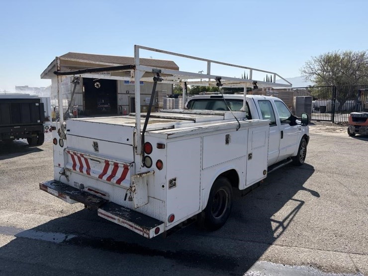 2004-ford-f350-sd-image-3