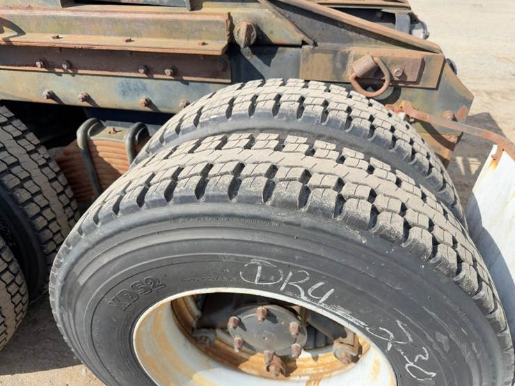 1990-mack-rd688s-image-19