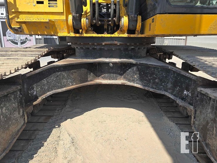 2018-deere-350g-lc-image-25