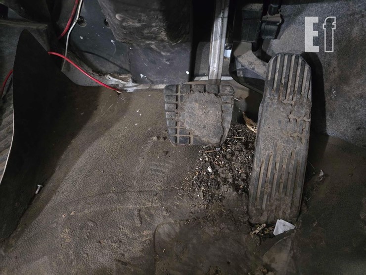 2015-freightliner-business-class-m2-106-image-13