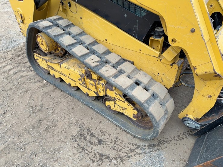 2021-caterpillar-259d3-image-12