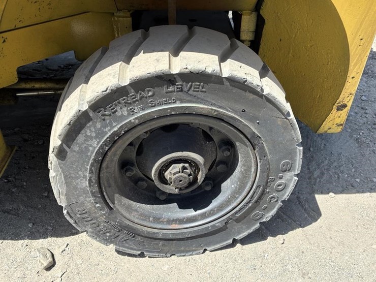 komatsu-fg25-8-image-11