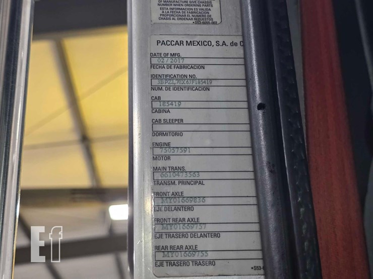 2018-peterbilt-320-image-37