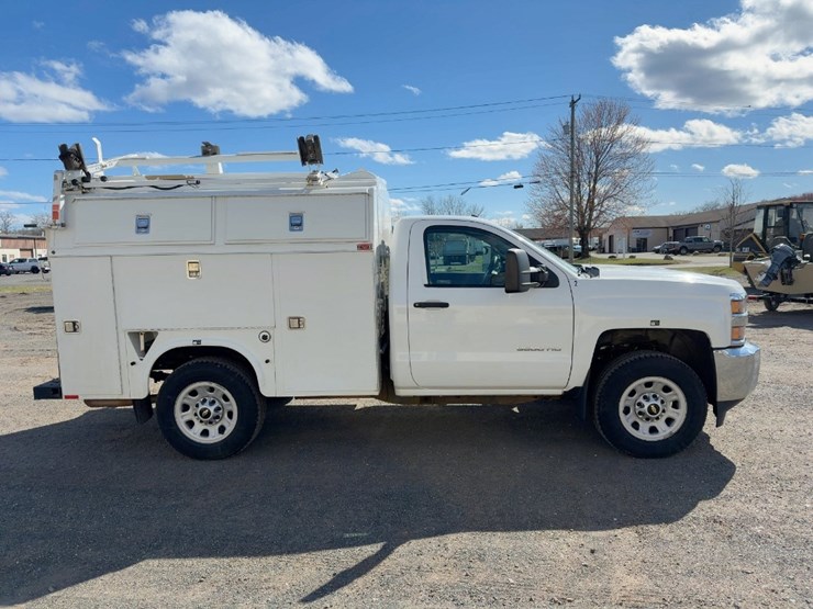 2015-chevrolet-silverado-3500hd-image-6